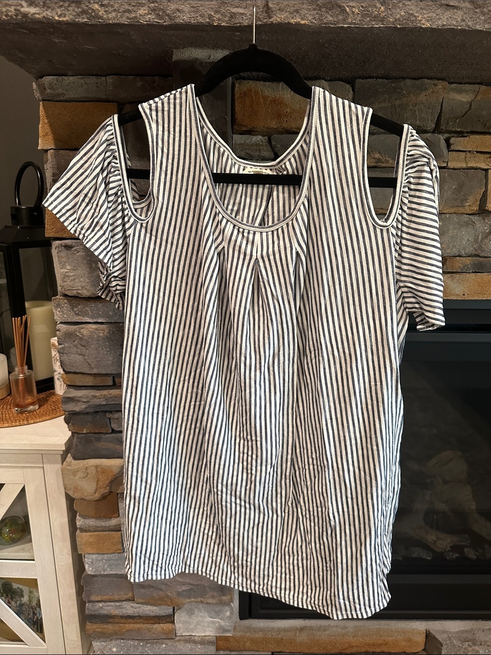 Max Studio 2X Women's Navy and White Striped Cold-Shoulder Top